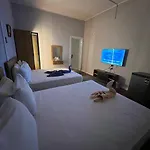 Downtown Lucky Apartment